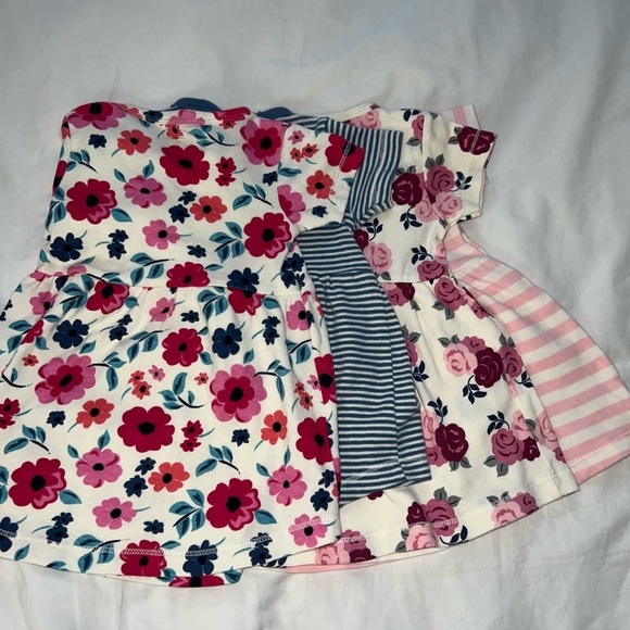 Nwot still attached to one other - FOUR 100% cotton (super soft) infant dresses - Picture 3 of 7